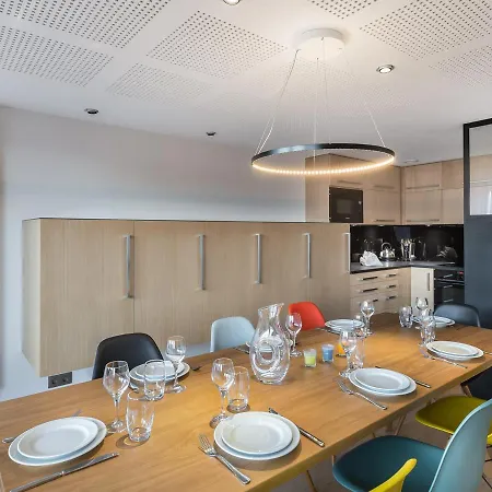 Lägenhet Renove 3 Chambres, 1850, Avec Balcon Et Parking - Fr-1-564-59 *